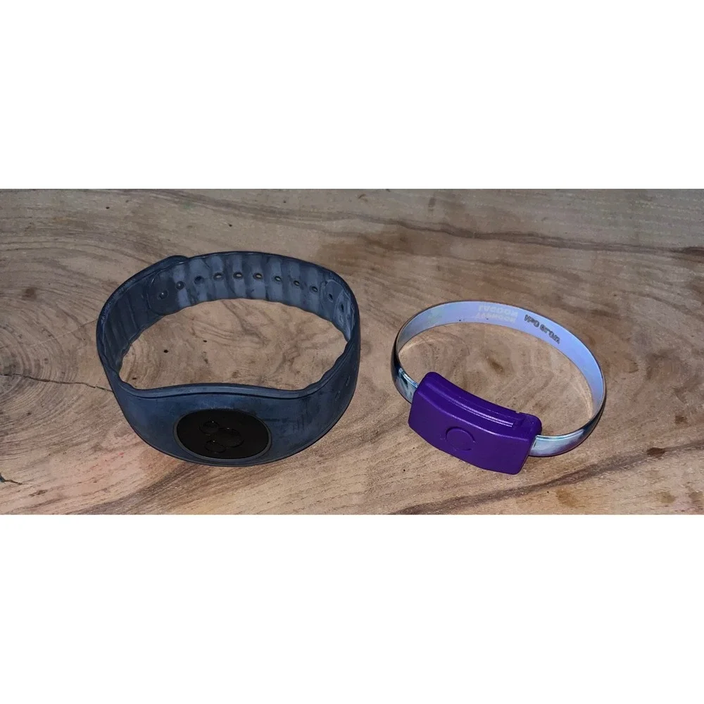 Disney Parks MagicBand 2 Gray & Typhoon Lagoon H2O Glow Wristband Lot USED
